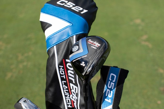 This image has an empty alt attribute; its file name is 521-c-series-3-wood-with-driver-headcover-2.jpg
